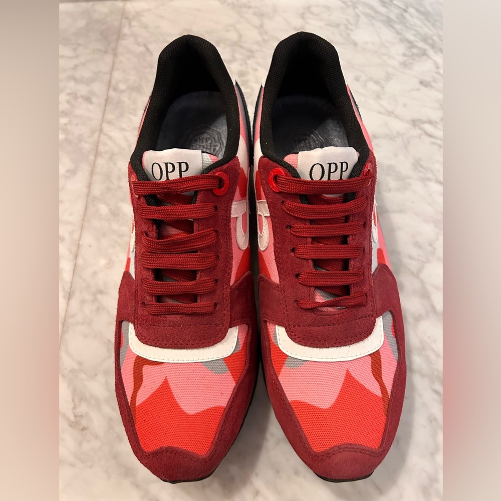 Opp lifestyle sneakers from France.  Women’s size 10.  Stylish and unique.